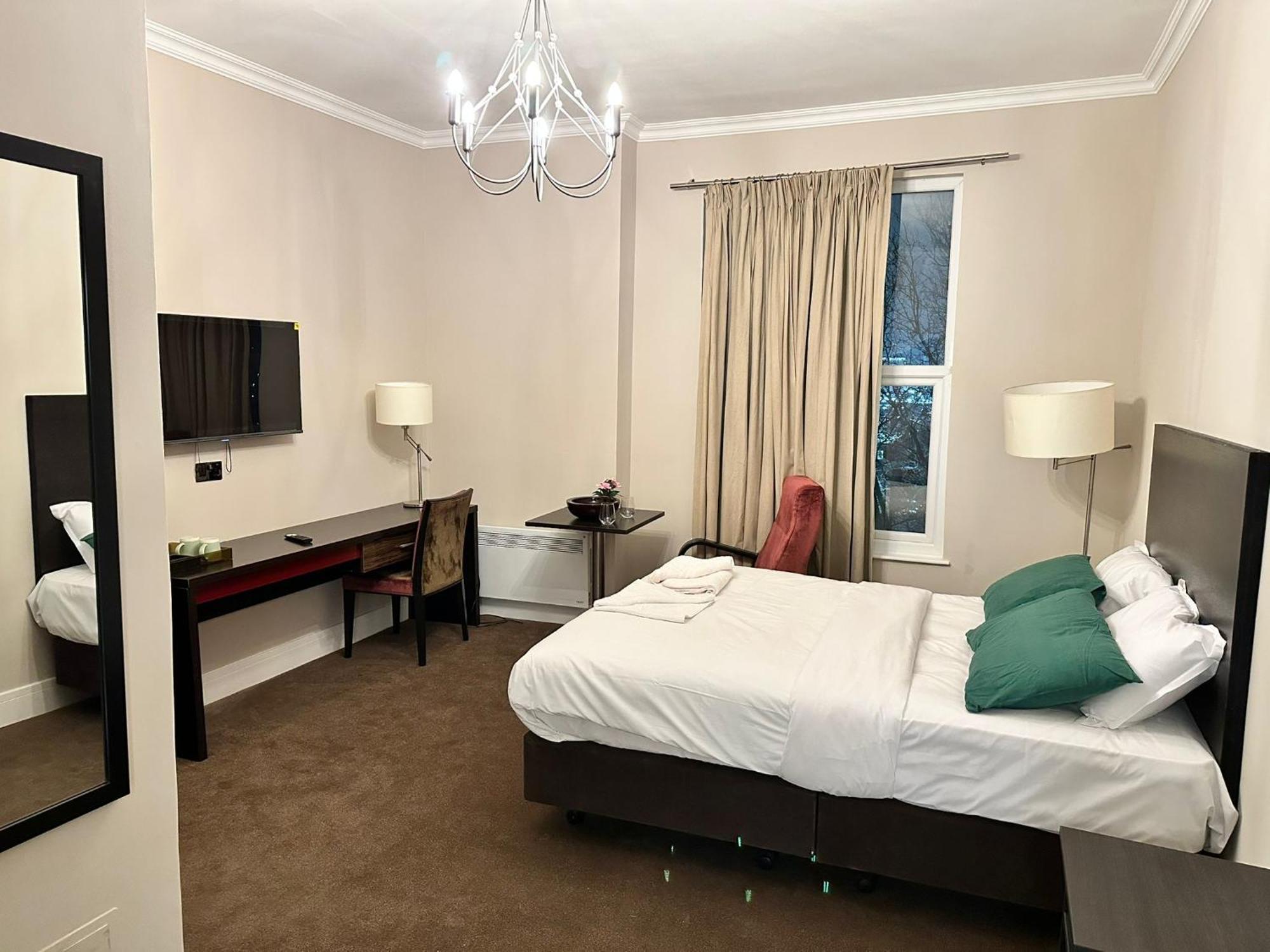 Green Ariana Hotel - Near Wembley And Central Londen Buitenkant foto