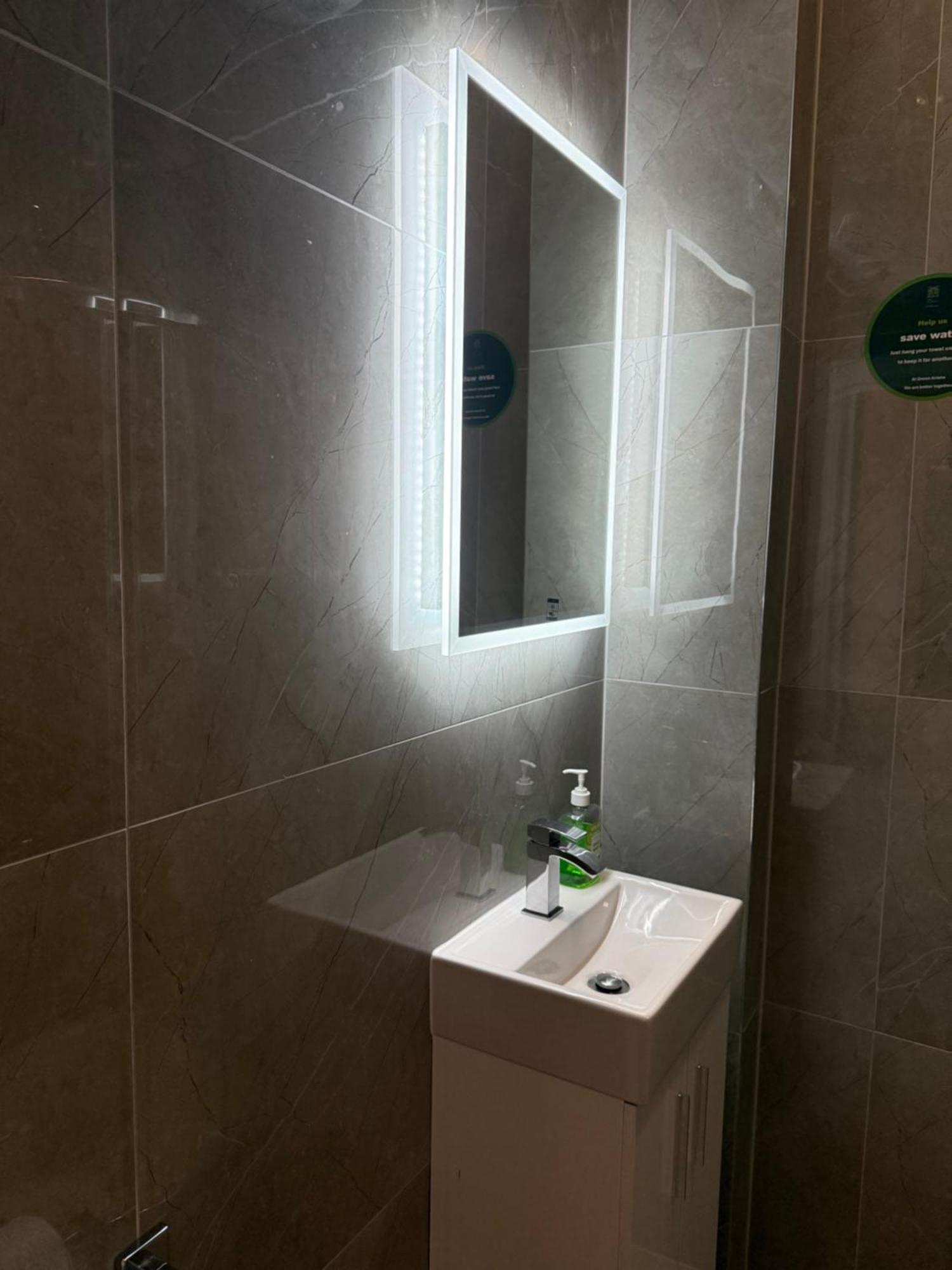 Green Ariana Hotel - Near Wembley And Central Londen Buitenkant foto