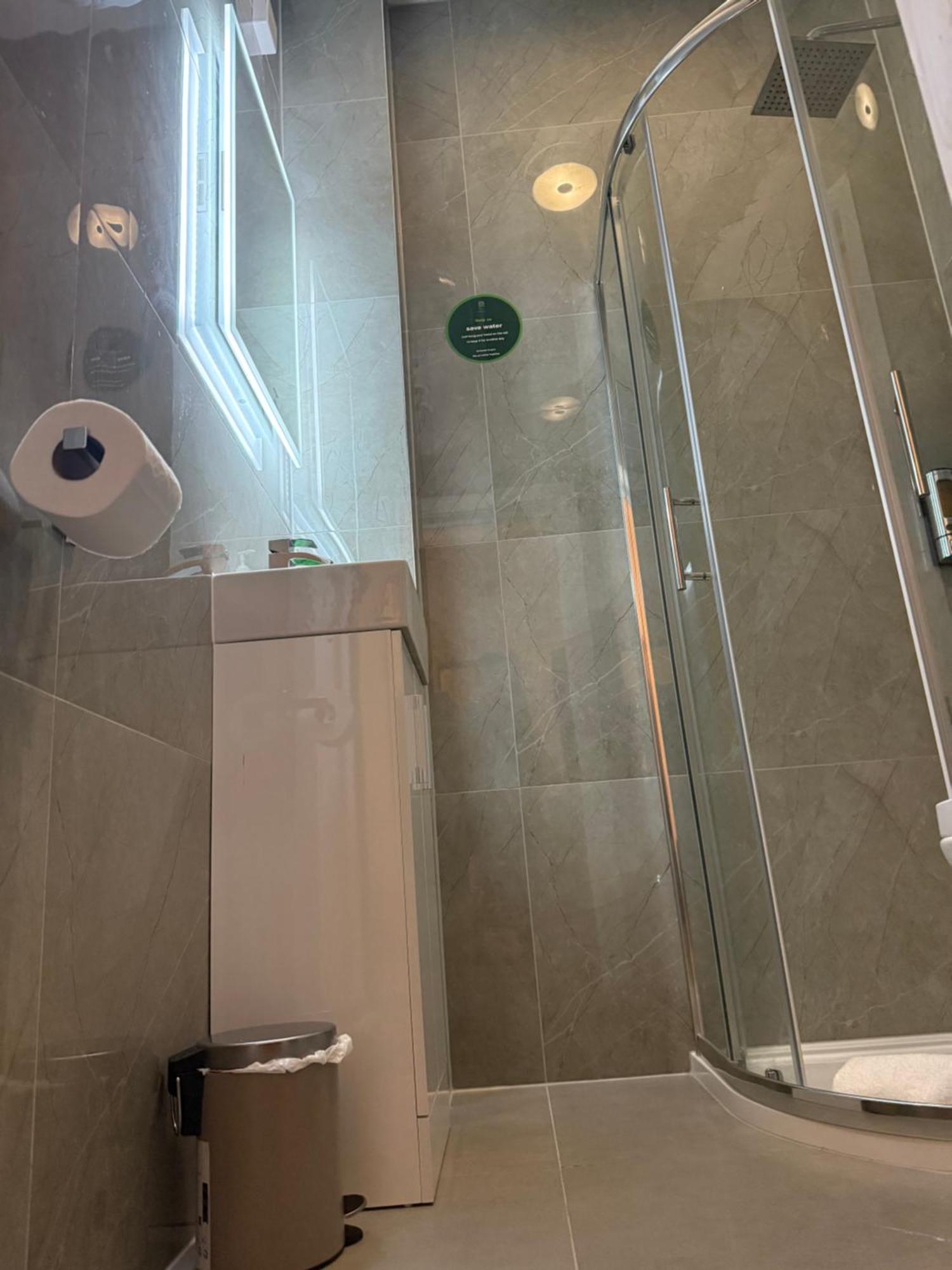 Green Ariana Hotel - Near Wembley And Central Londen Buitenkant foto